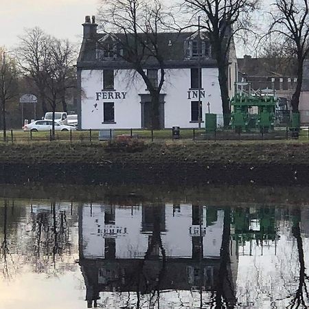The Ferry Inn Renfrew Exterior foto