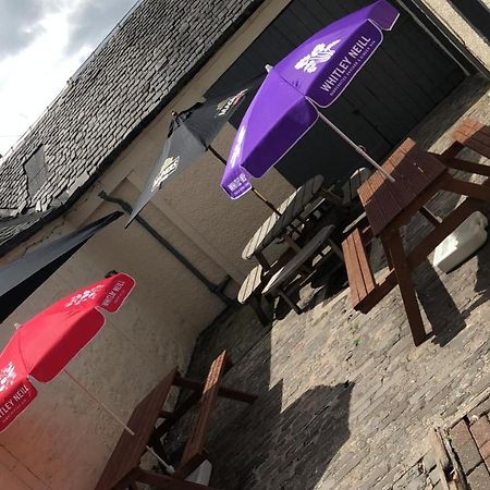 The Ferry Inn Renfrew Exterior foto