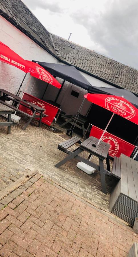 The Ferry Inn Renfrew Exterior foto